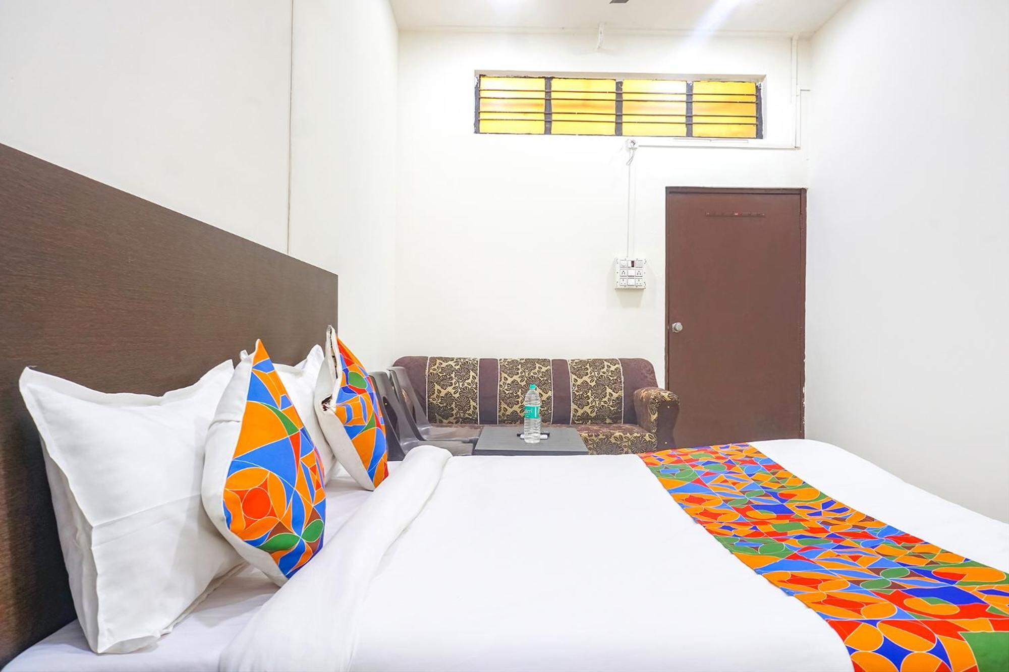Fabhotel Om Sai - Nr Nashik Railway Station 外观 照片