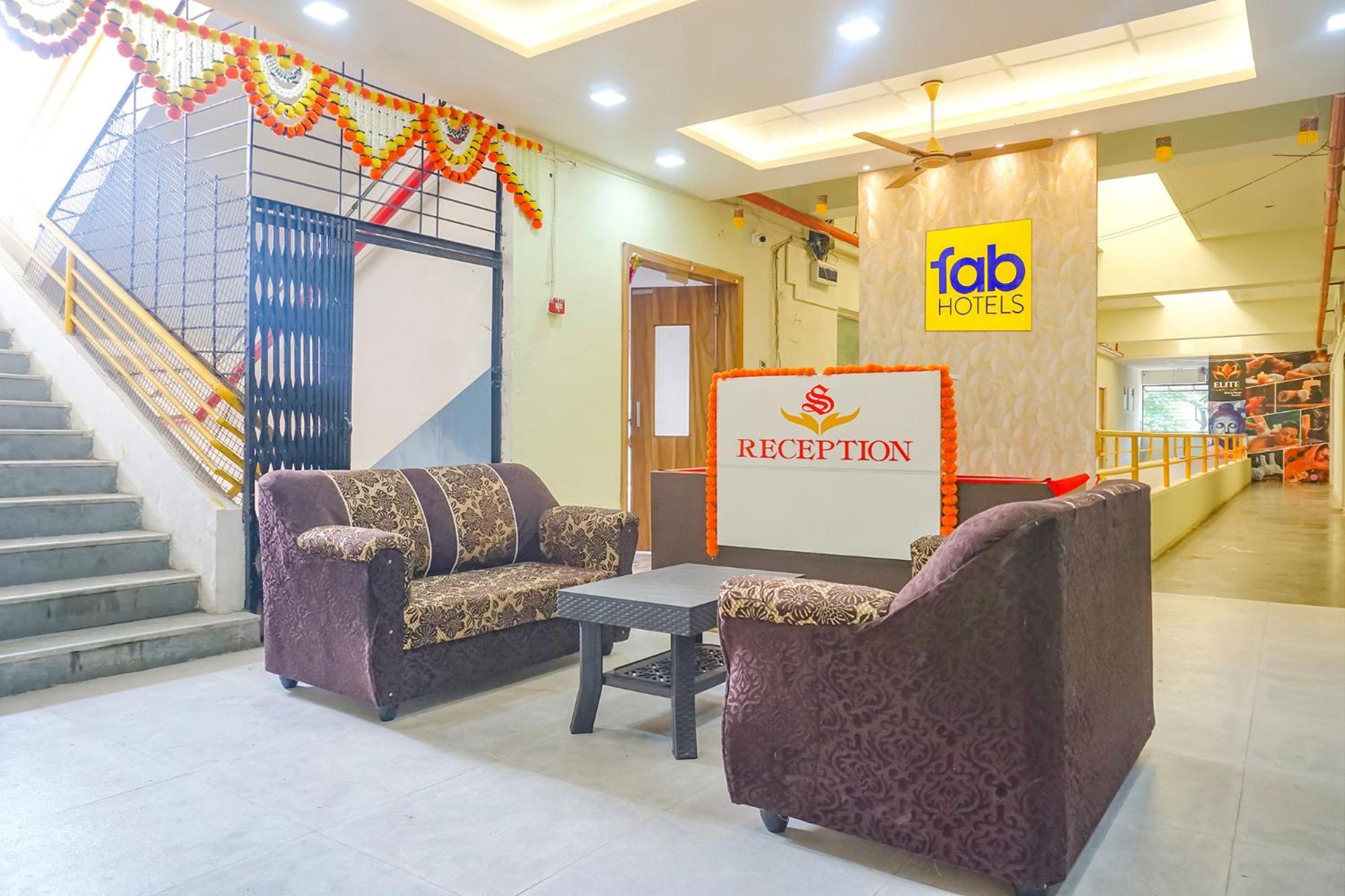 Fabhotel Om Sai - Nr Nashik Railway Station 外观 照片